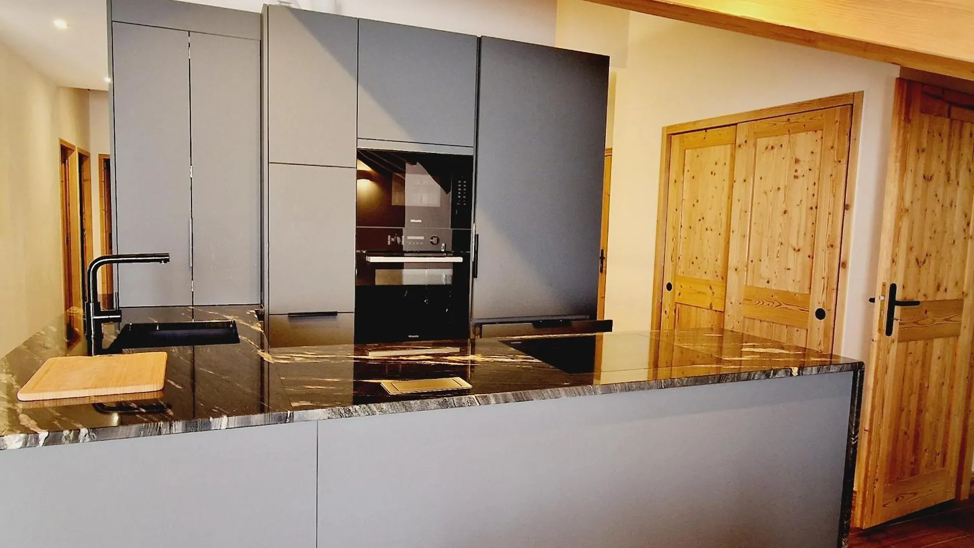 Superbe T4 A Plagne Montalbert Avec Cheminee, Wifi, Parking & Terrasse - Fr-1-755-28 La Plagne Francia